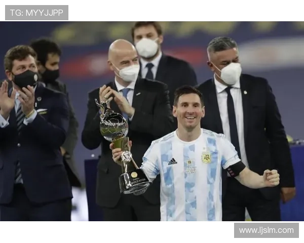 梅西荣膺金球奖历史第八次冠军 打破多项纪录领跑全球足坛