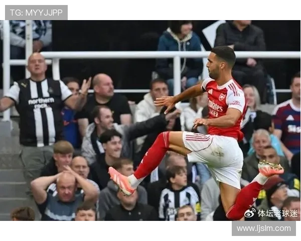 英超联赛最新动态 曼联客场逆转胜利 阿森纳争四形势严峻